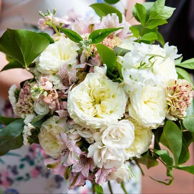 Poppy Flowers: Average cost of wedding flower bouquets