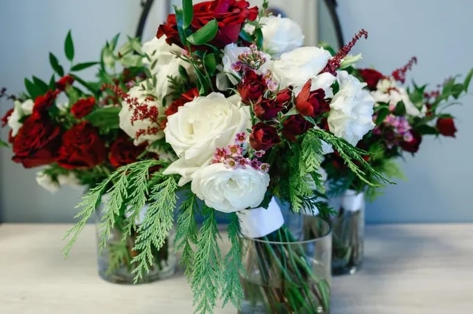 Poppy Flowers: Classic charm wedding centerpiece flower arrangements