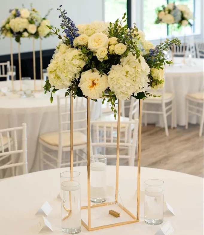 Poppy Flowers: Wedding centerpiece flower arrangements‍ for sweethearts who dream in crisp whites