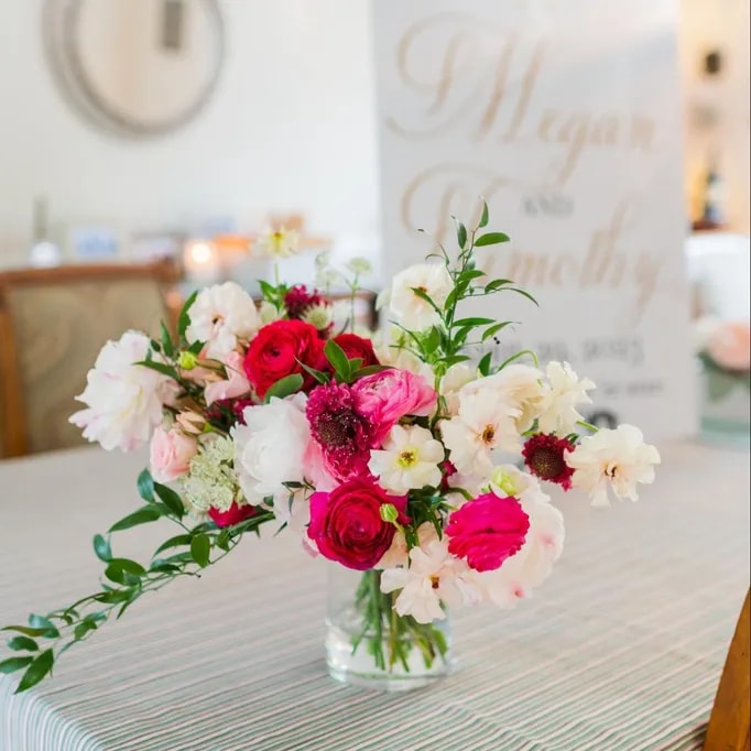 Poppy Flowers: Wedding centerpiece flower arrangements‍ for hopeless romantics blushing with pinks