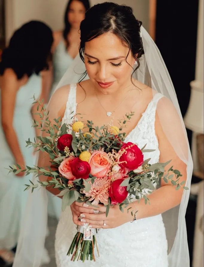 Poppy's Romantic Themed floral arrangements for wedding