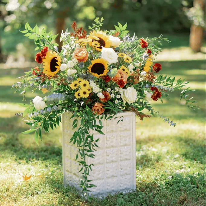 Poppy: Most Popular Wedding Flowers in Aisle Decor