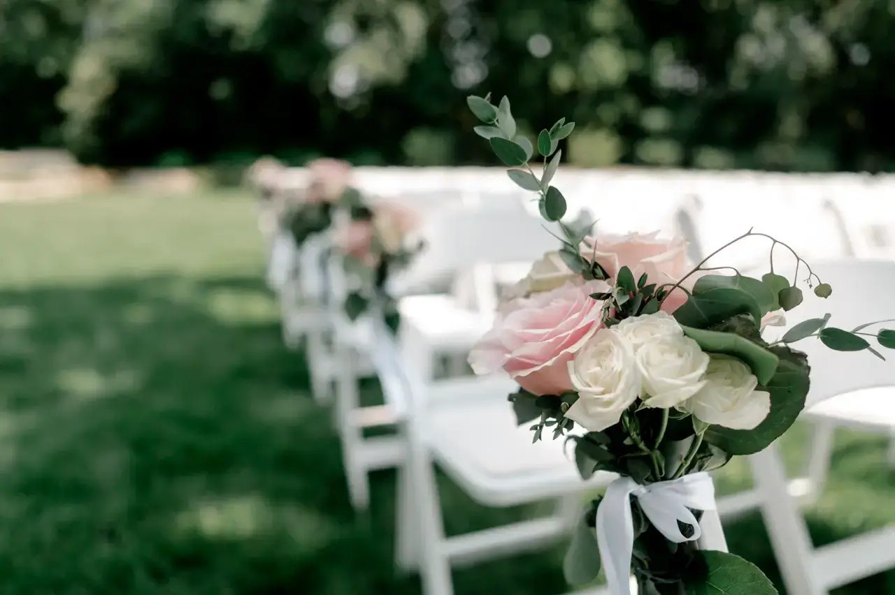 weddingflowers+chairposies+minneapolis