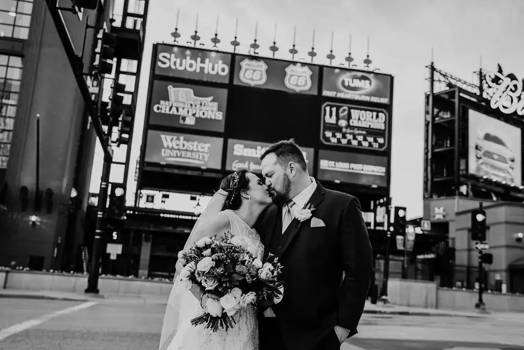 weddingflowers+marriedcouple+saintlouis