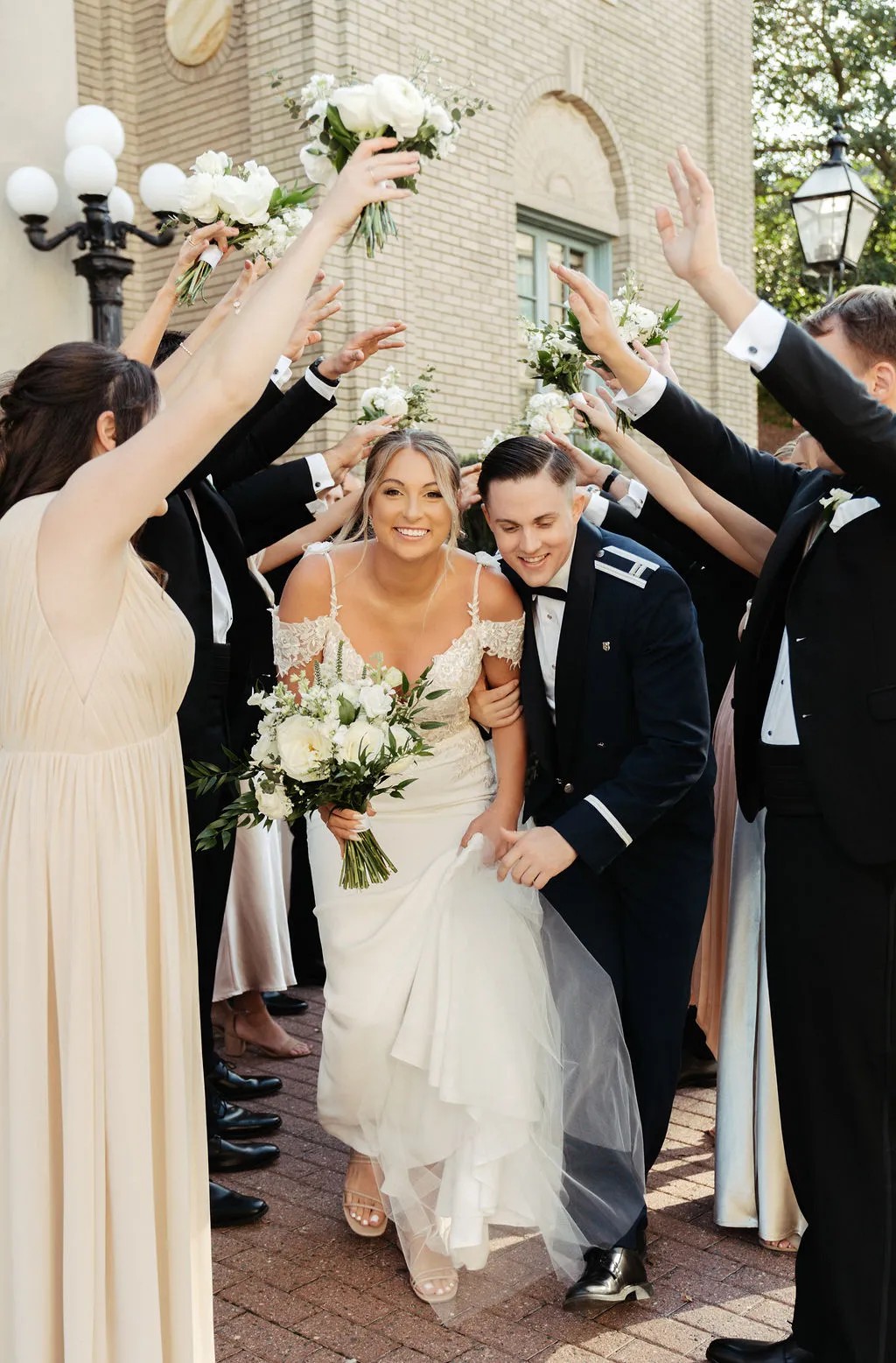 weddingflowers+bridalbouquet+allwhite