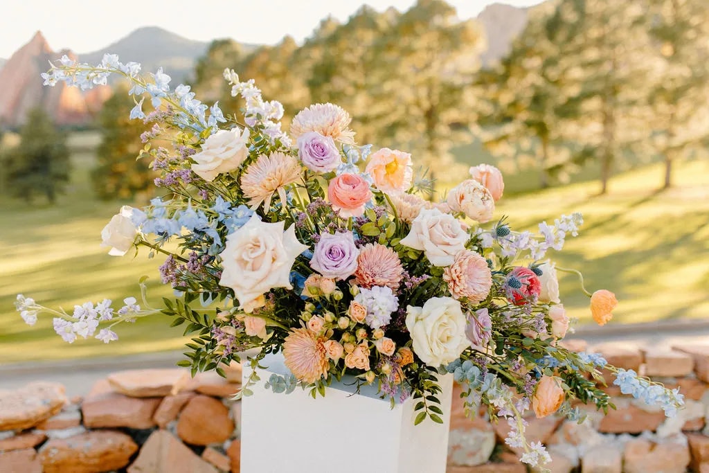 Wedding Flowers 101: A 'How-to' Guide For Choosing the Right Blooms