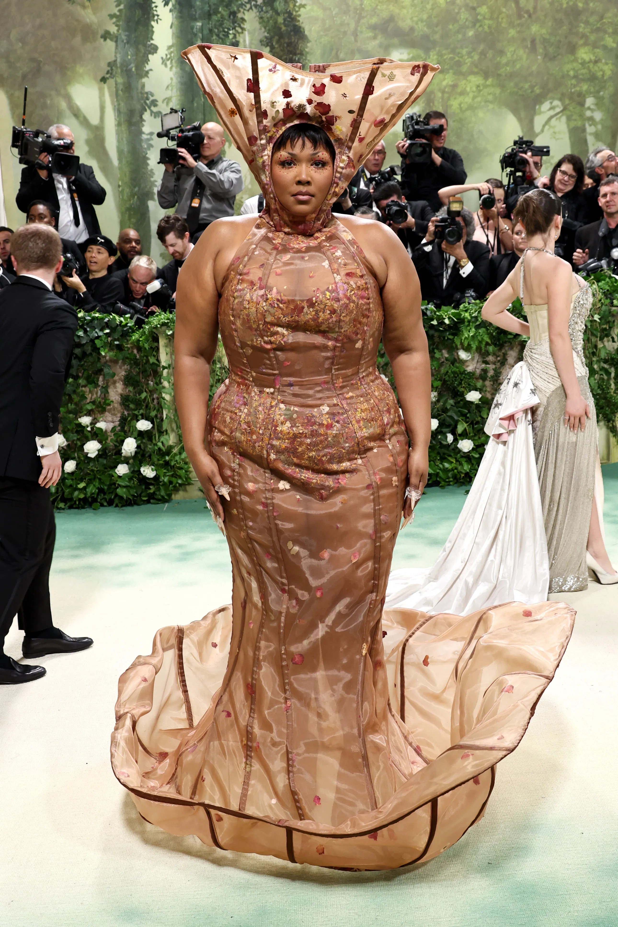 metgala2024+weddingflowers+lizzo